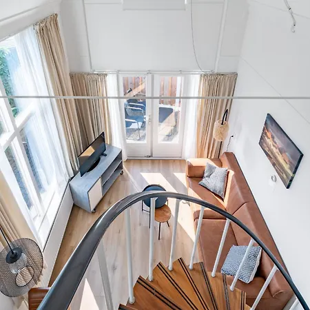 Plevierstraat 3a *